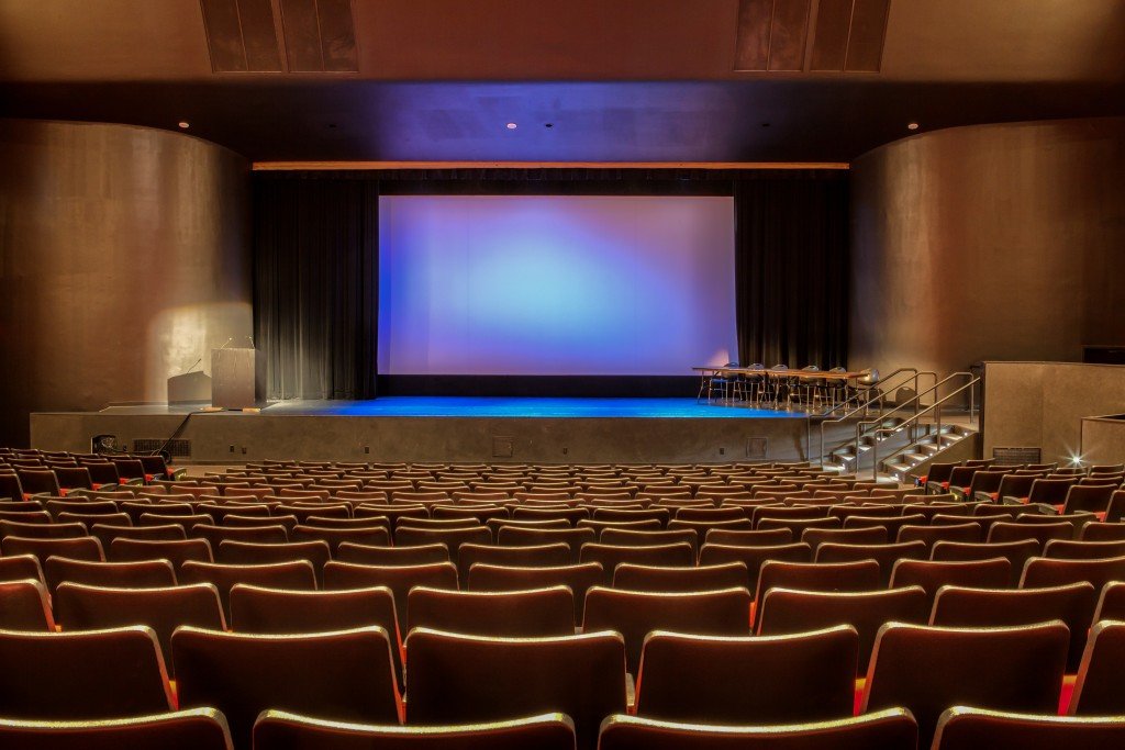 inputs-outputs-reserved-seats-do-they-improve-the-cinema-experience