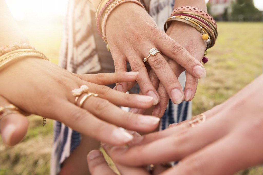 hands